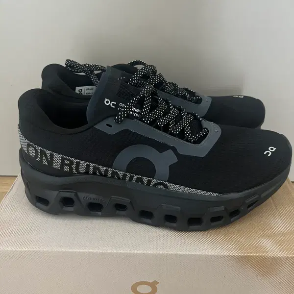 온 러닝 클라우드몬스터 보이드 블랙 270MM